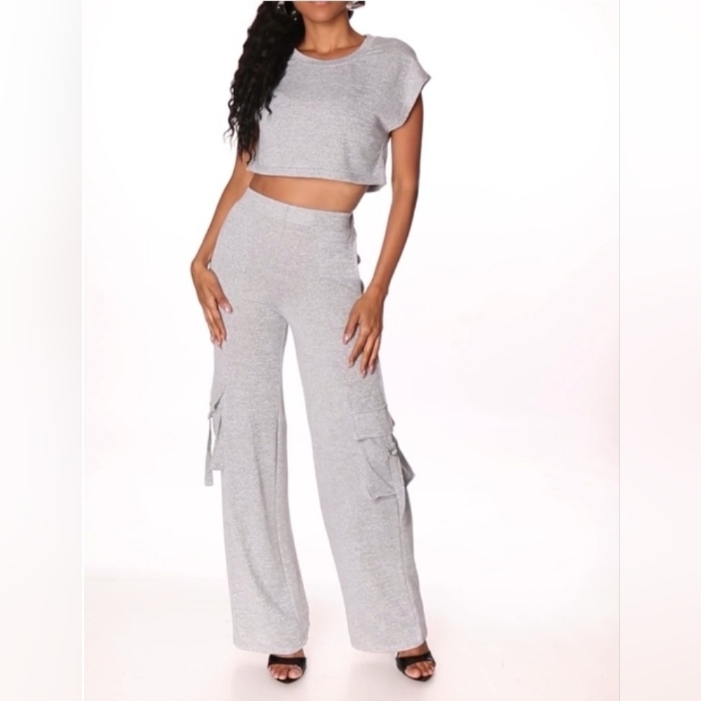 Daisy Brushed Knit Two Piece Set Crop Top and Cargo Pants in Heathered Grey NWT